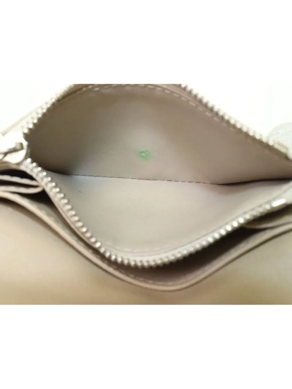 Louis Vuitton Mahina Porte-Monnaie Anae Compact